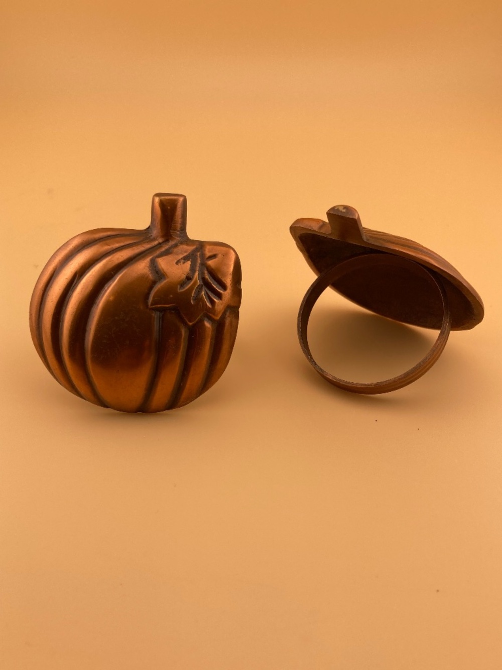 6 Copper Color Metal Napkin Rings - Picture 4 of 5
